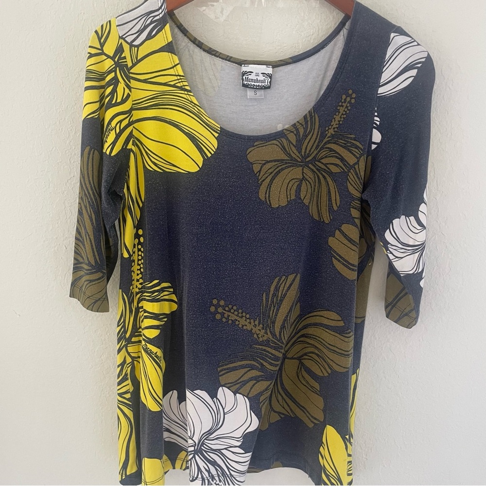 Meanuhealii Women's Top